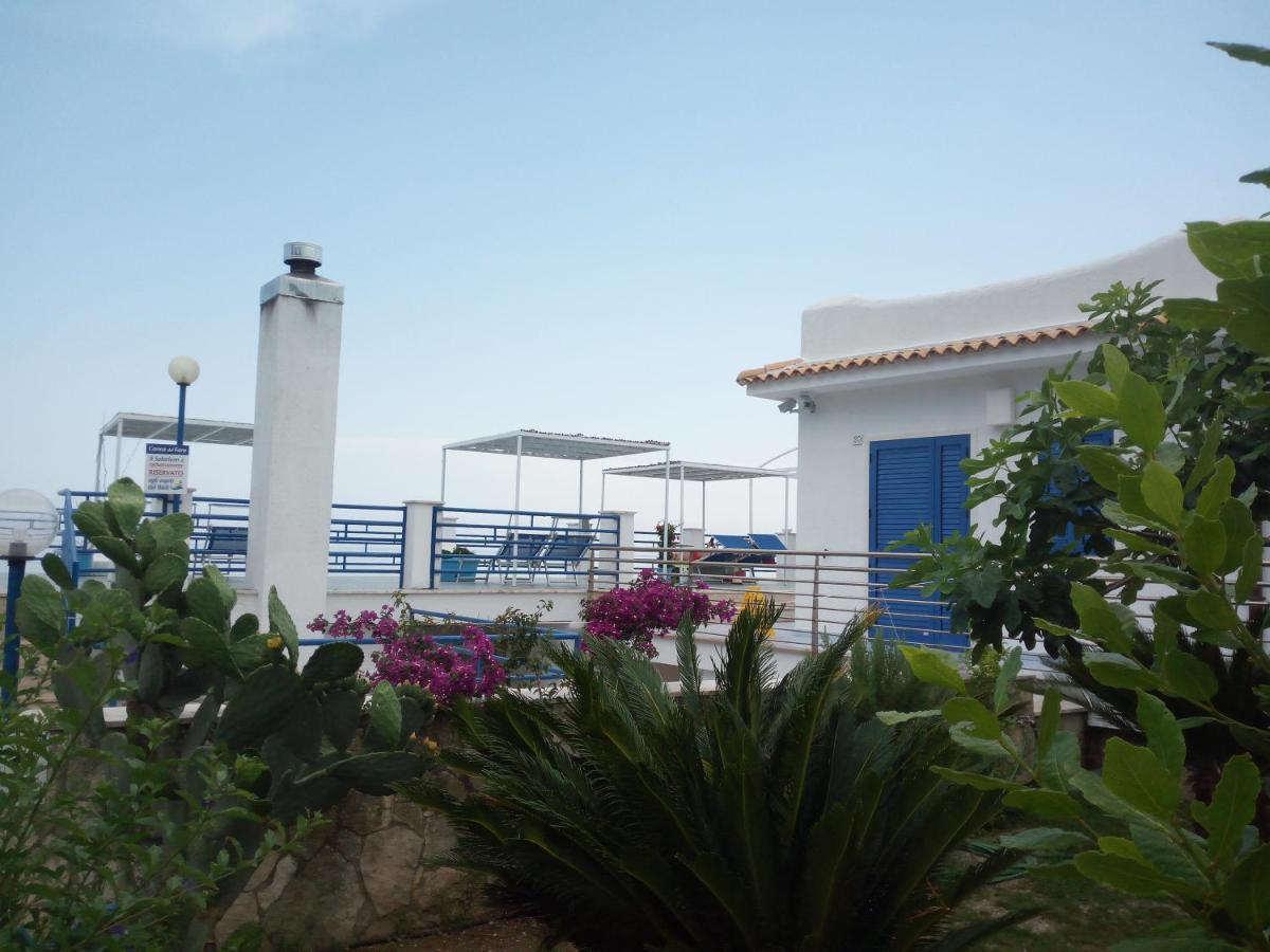 B&B Conca Del Faro Mattinata Bagian luar foto
